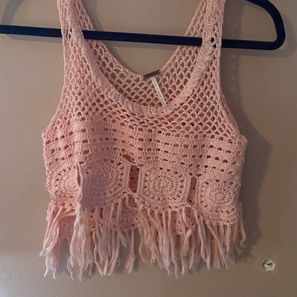 pink tank top